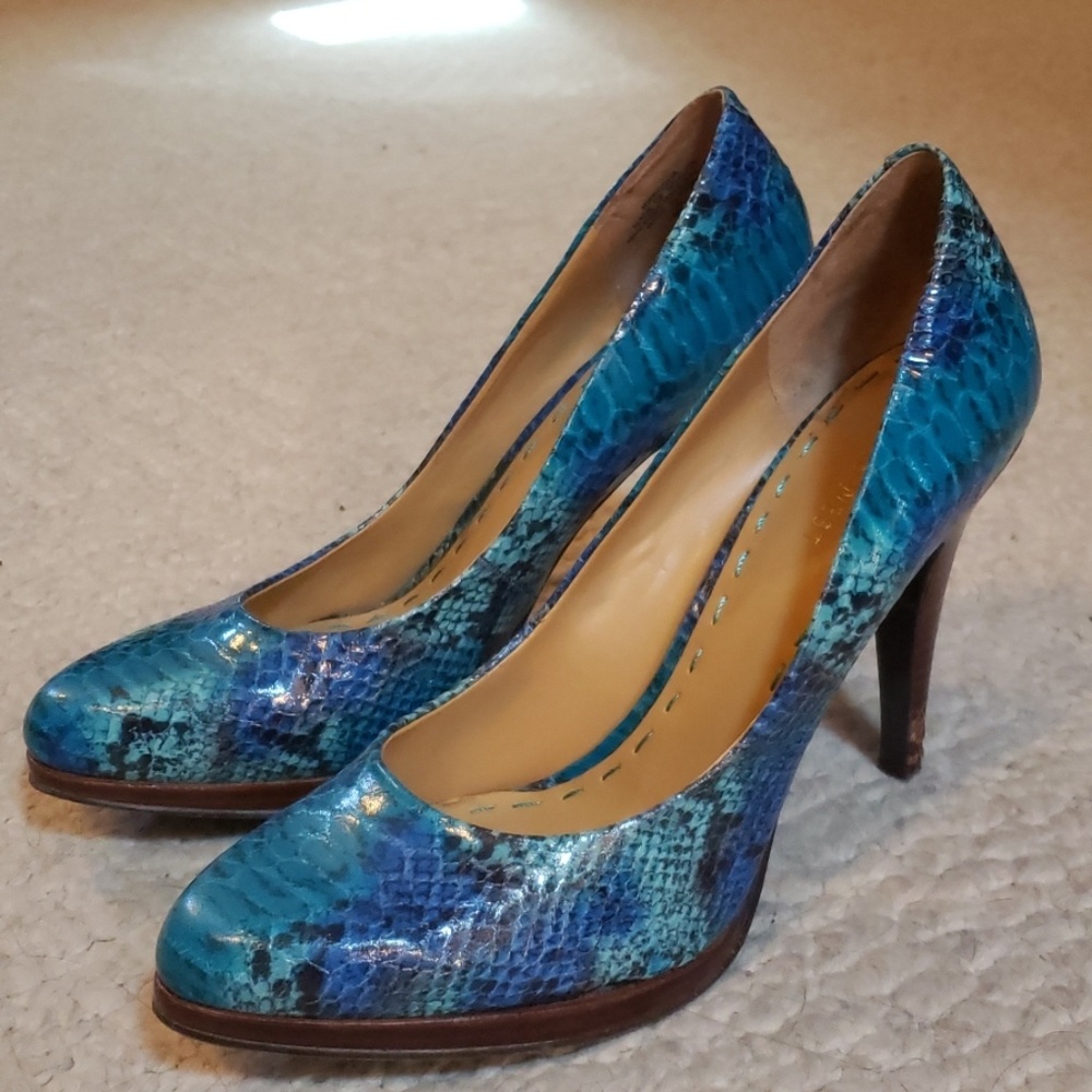 Nine West Blue/Teal Snakeskin Heels